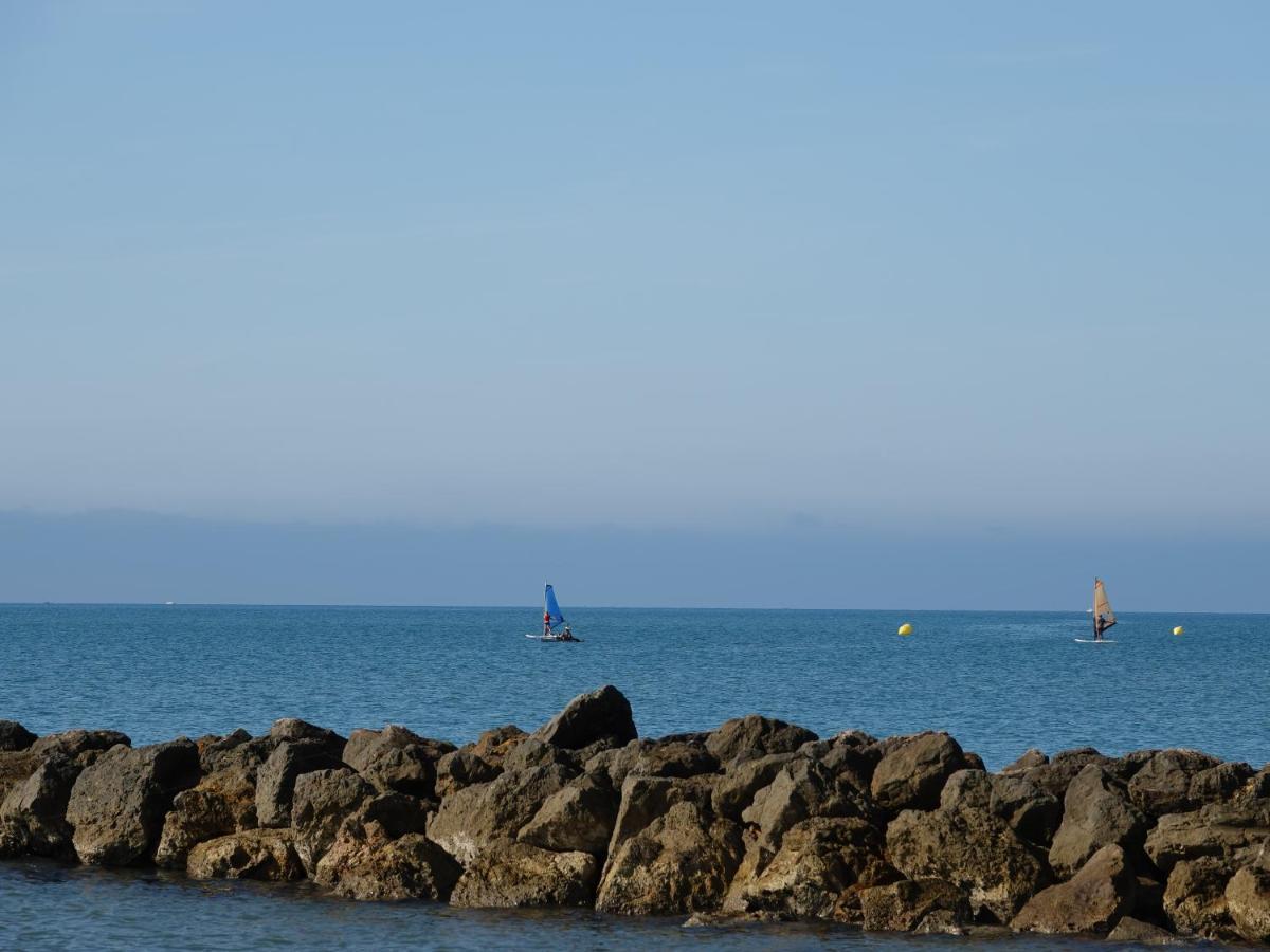 Camping Pleine Mer Hotell Vias Exteriör bild